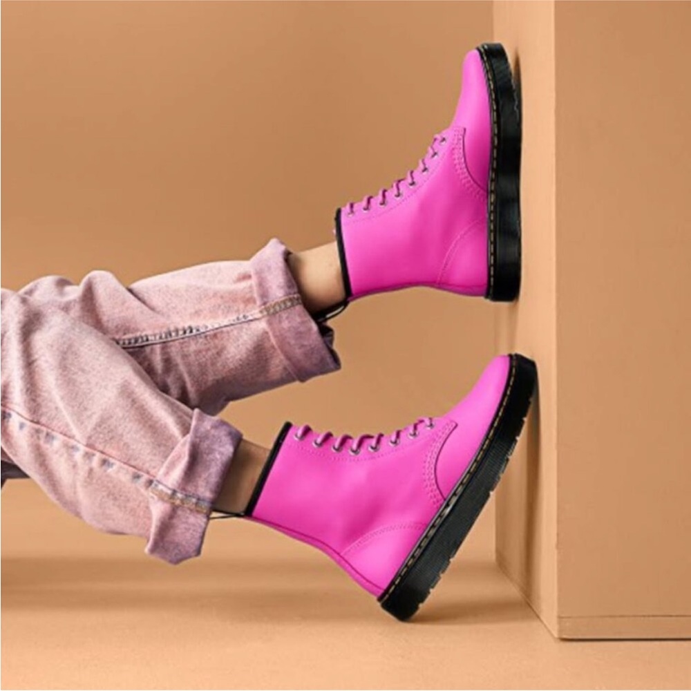 NEW Dr. Martens Zavala Flat Combat Boots Size 8
